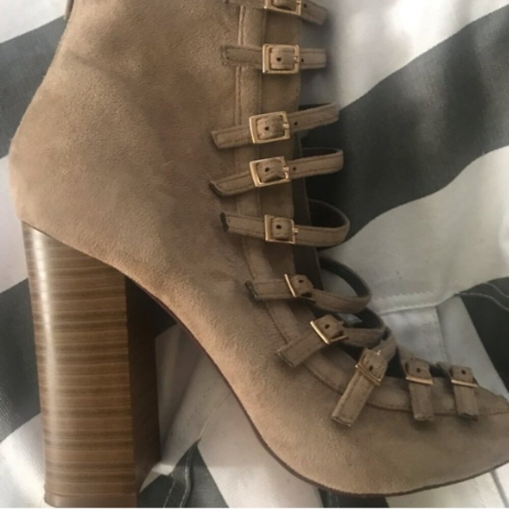 Chunky heels *15
